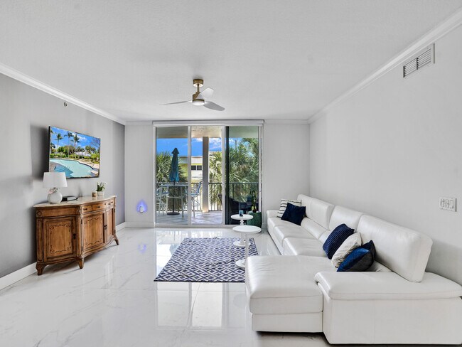 Building Photo - 191 S Ocean Dr