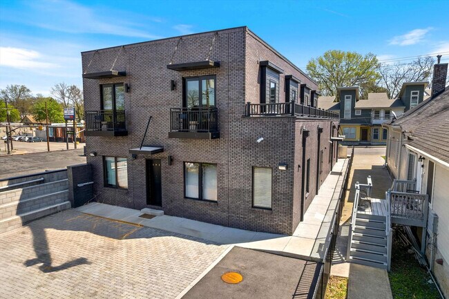 Building Photo - 722 Mcferrin Ave