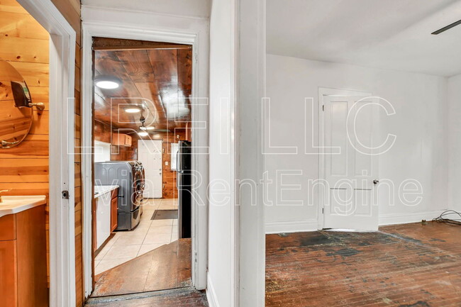 Building Photo - 1371 Olive St