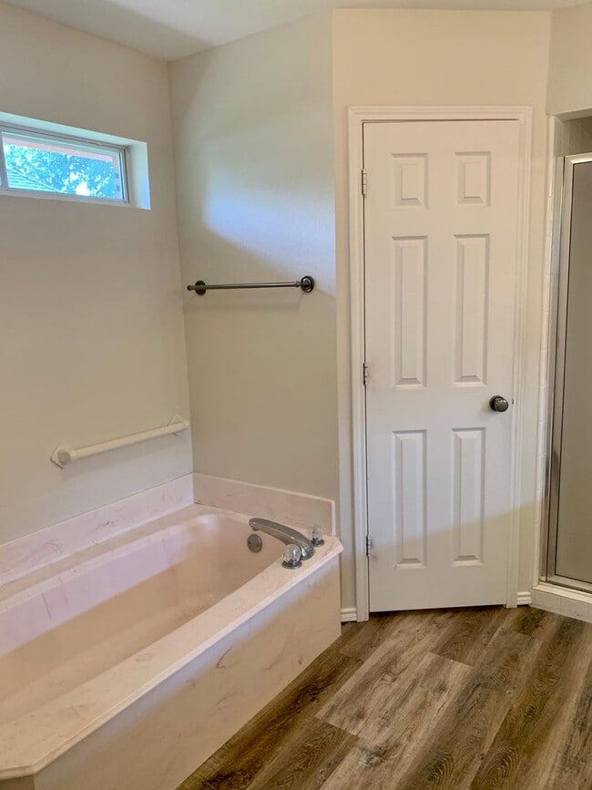 Building Photo - 1632 Whiterock Dr