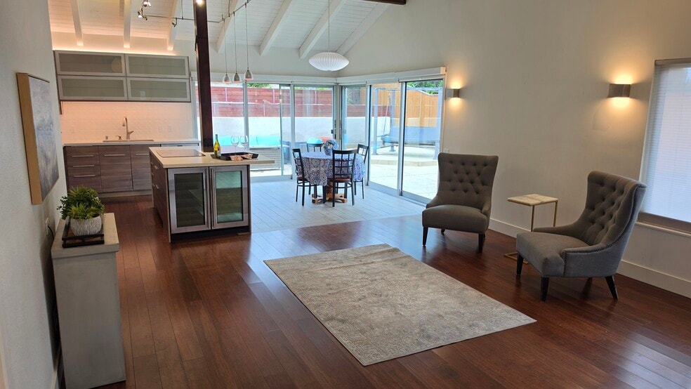 Open concept home. - 3078 Saddleback Ct