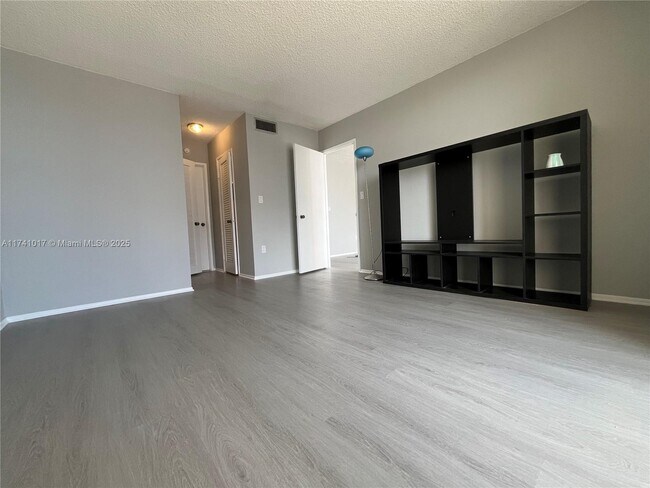 Primary Photo - 1301 NE Miami Gardens Dr