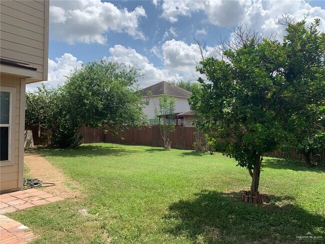 Building Photo - 4205 Santa Lucia St