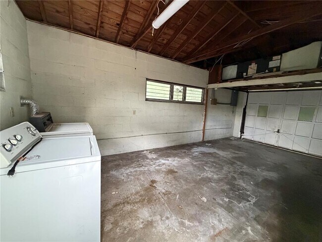 Building Photo - 710 Winthrop Pl