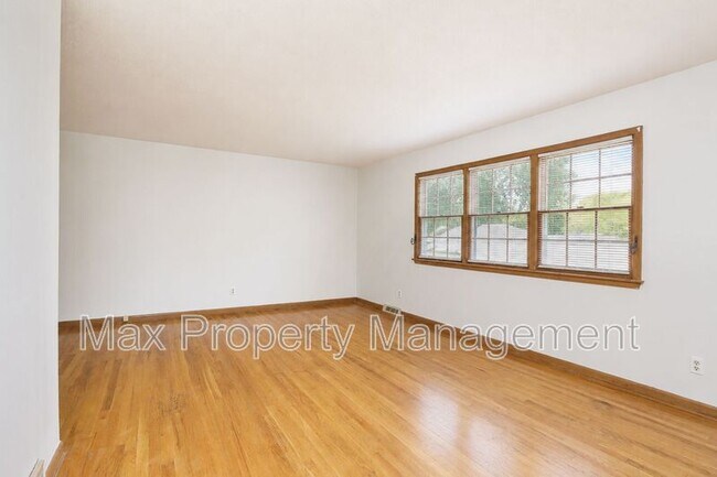 Building Photo - 4413 63rd St