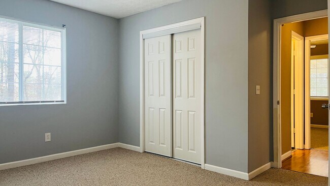 Building Photo - Charming Cottage Style 4 bedroom, 2 bathroom home in Lagrange! Must See!