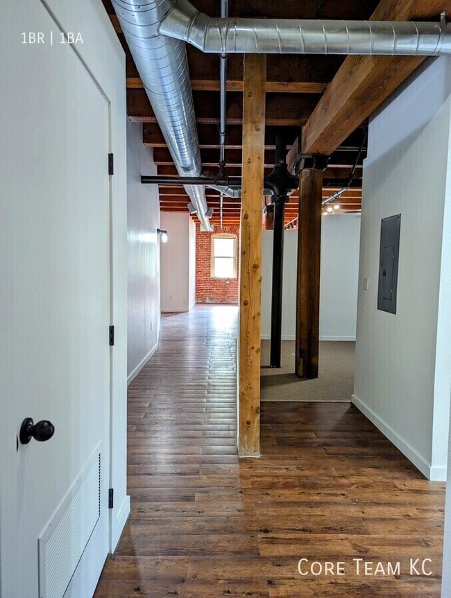 Building Photo - 204 Walnut St