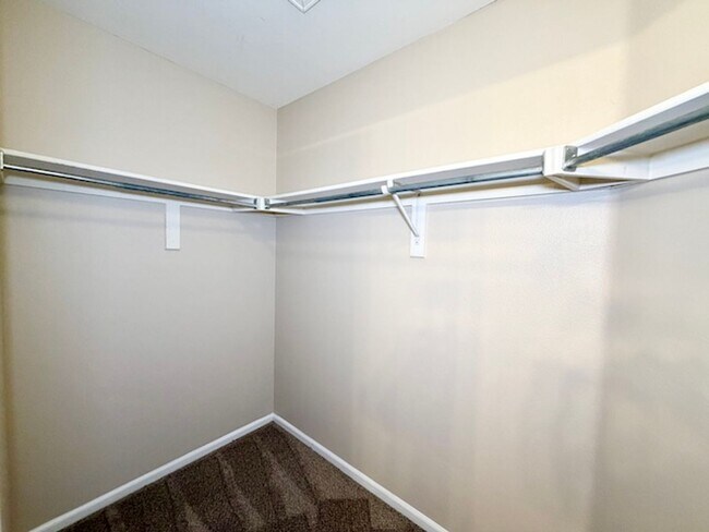 Building Photo - Westbury Farms 1-Bedroom