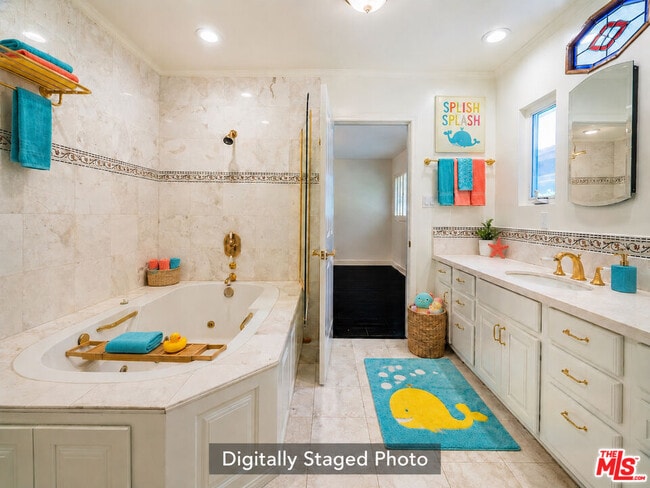 Building Photo - 4645 Petit Ave