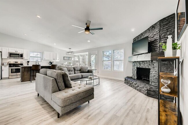 Building Photo - 7822 Manassas Dr