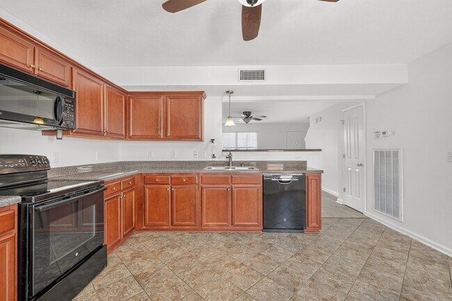 Building Photo - 407 Arapaho Dr