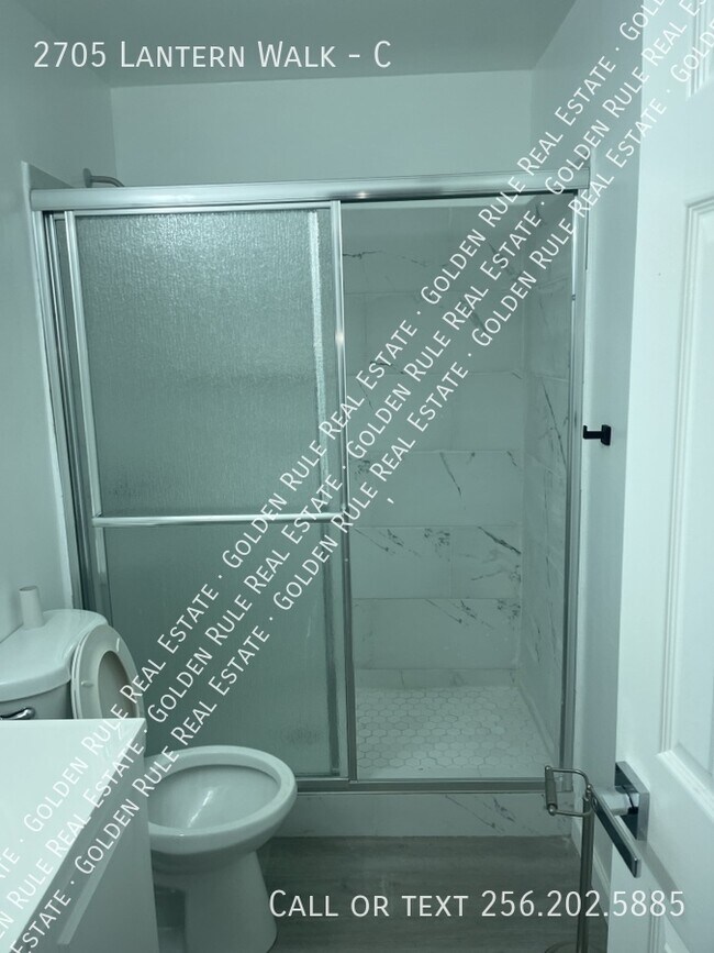 Building Photo - 2705 Lantern Walk SE