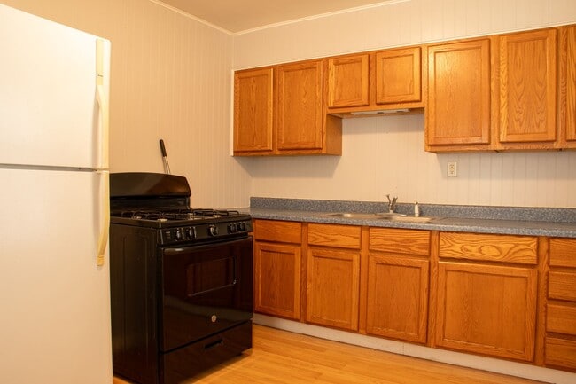 Building Photo - Two bedroom House in East Alton