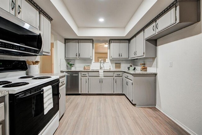 Building Photo - 1030 Walsh Ln