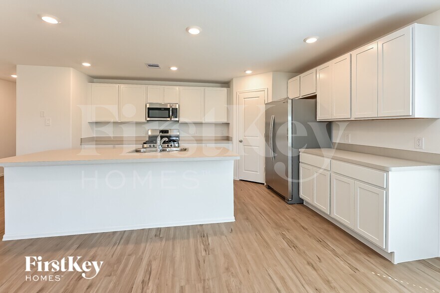 Building Photo - 24215 Becker Hollow Ln