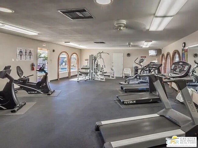 Building Photo - 20 Vía Valverde