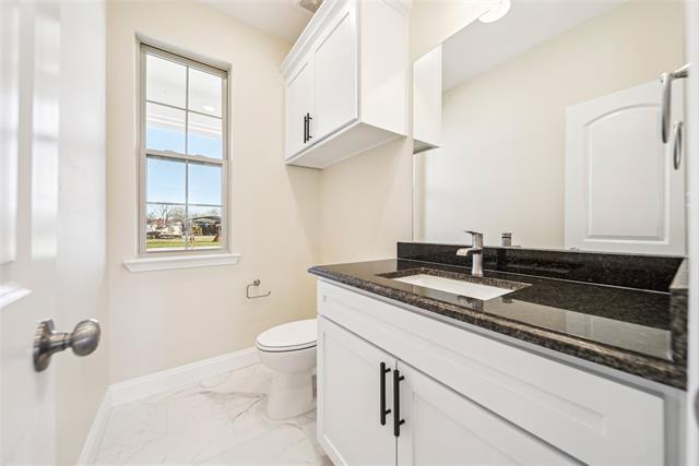 Building Photo - 1708 Dellis St