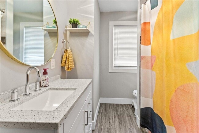 Building Photo - 40 S Richardson Ave