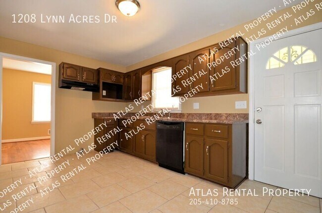 Building Photo - 1208 Lynn Acres Dr