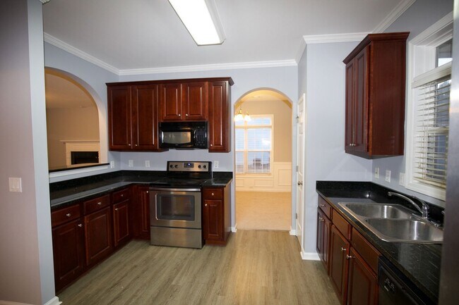 Building Photo - 7897 The Lakes Point