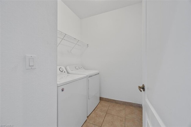 Building Photo - 7013 Romana Way