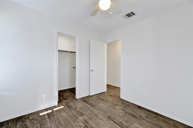 Building Photo - 9716 Sugar Hill Dr