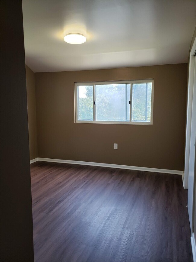Building Photo - Ross Township