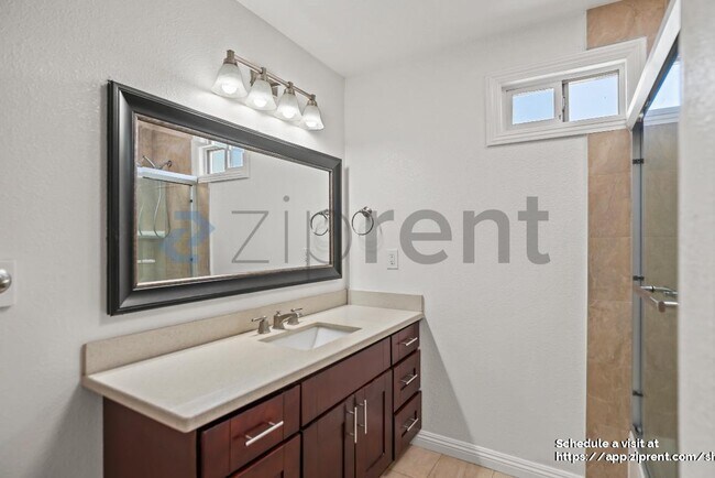 Building Photo - 41076 Davila Ct