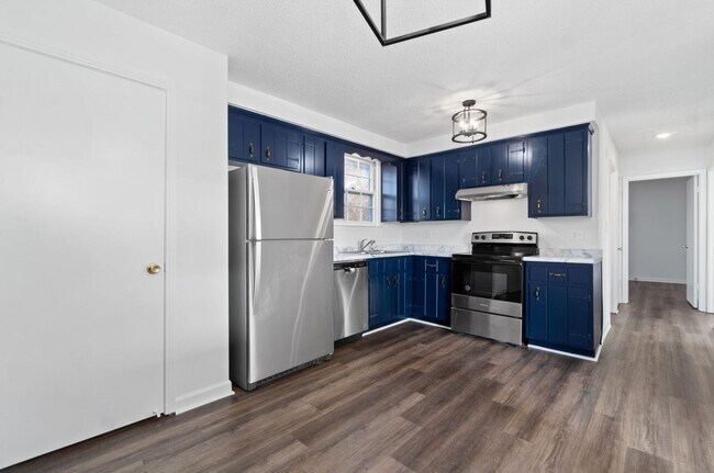 Building Photo - 3 Bedroom Dog Friendly Home For Rent!