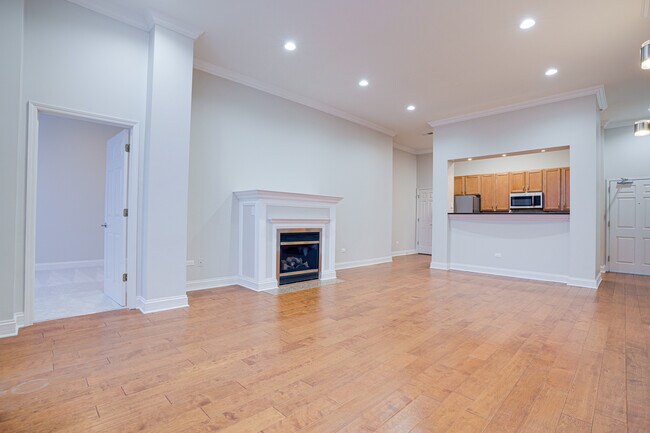 Building Photo - 1781 Tudor Ln