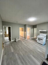 Building Photo - 16 Vale St