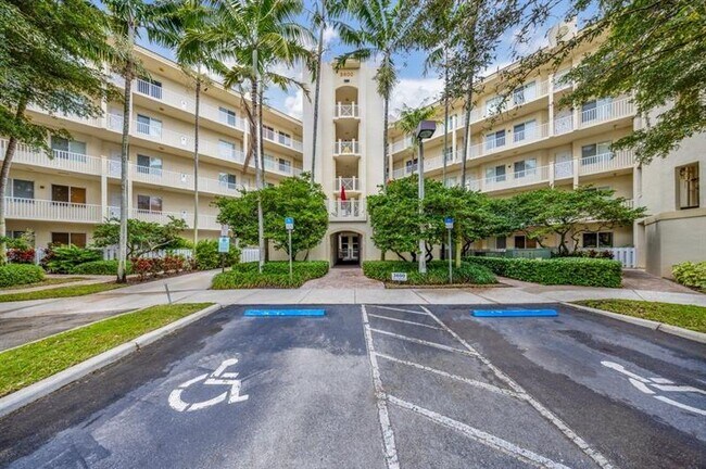 Primary Photo - 3600 Oaks Clubhouse Dr