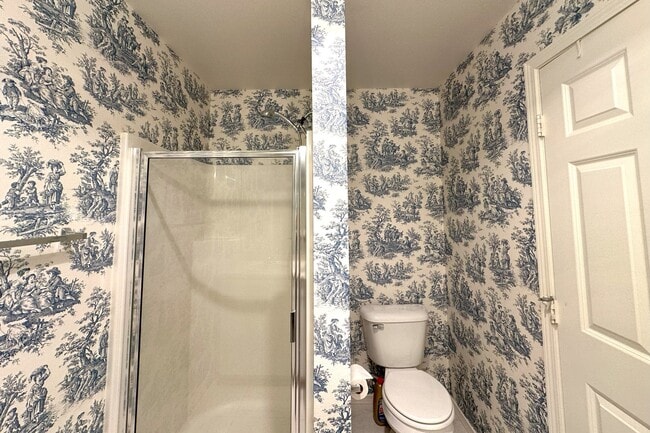 Building Photo - Lovely 2 bedroom Townhome in great Central...
