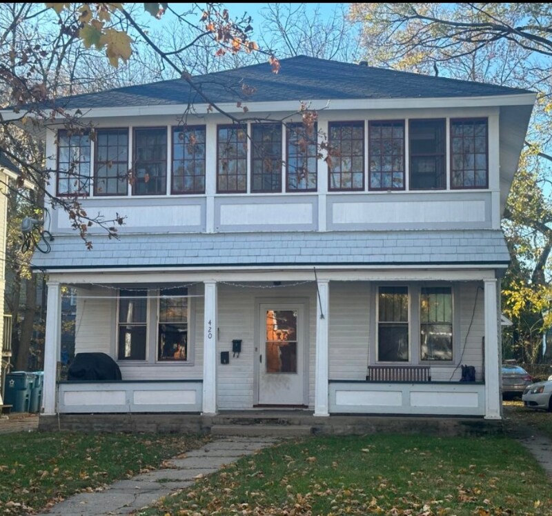 Building Photo - 420 Davis St