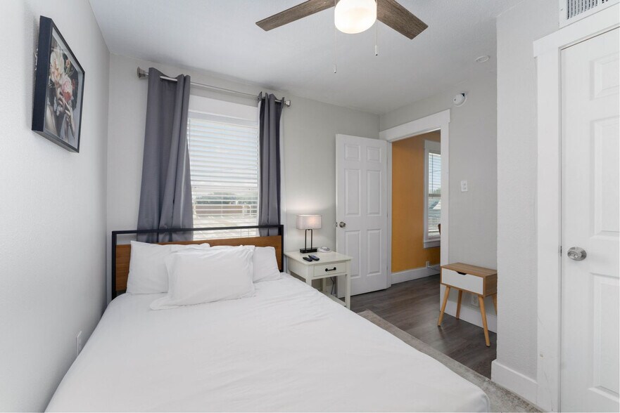 Building Photo - 1124 Morgan Ave