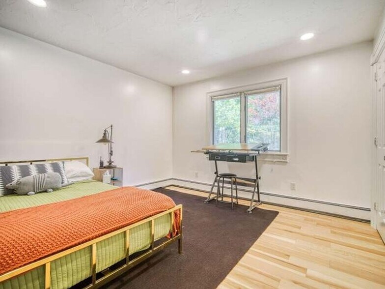 Building Photo - 219 Carrabassett Rd