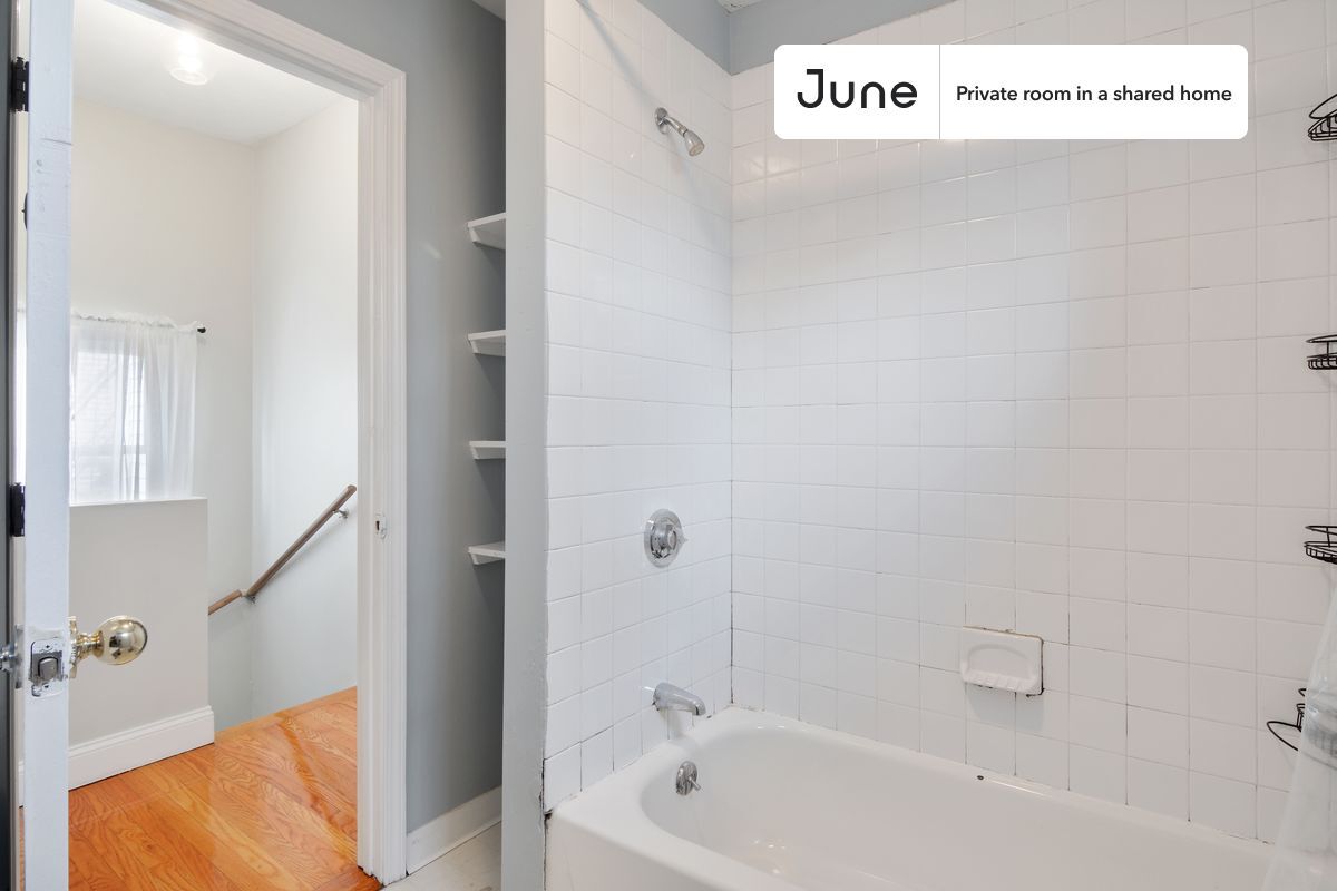 Building Photo - Room in Shared 4 bed/2 bath home
