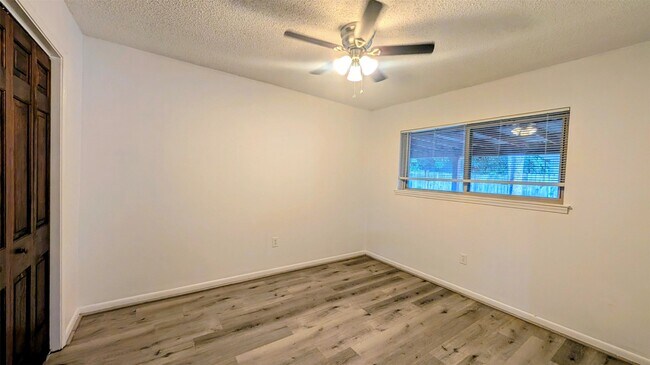 Building Photo - 10523 Huff Dr