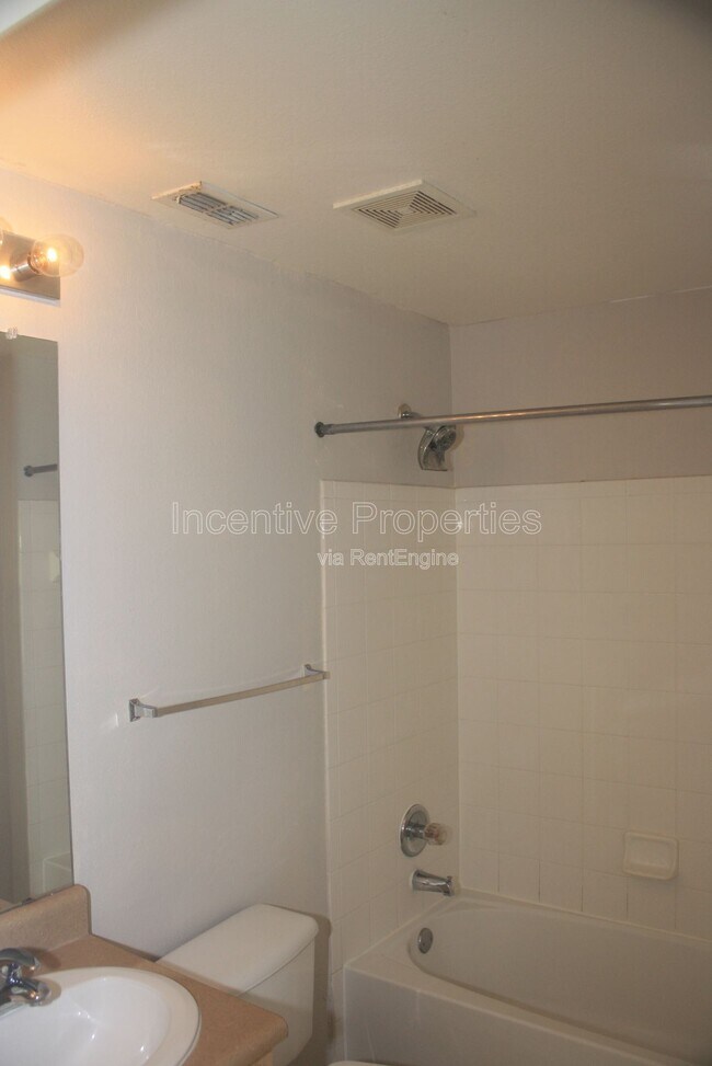 Building Photo - 1985 Erving Cir