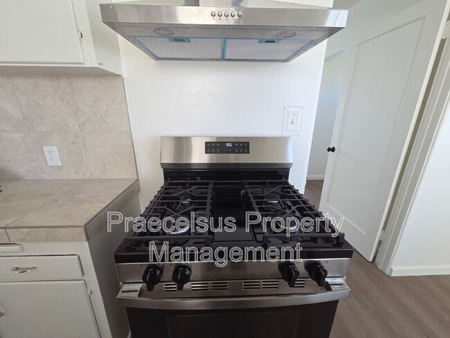 Building Photo - 270 Whitney St