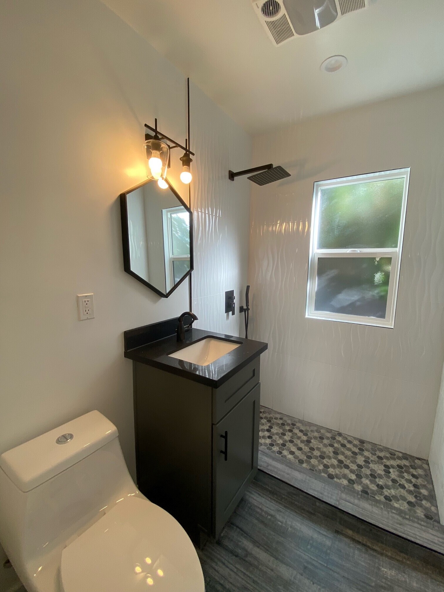 Bathroom - 1709 Barry Ave