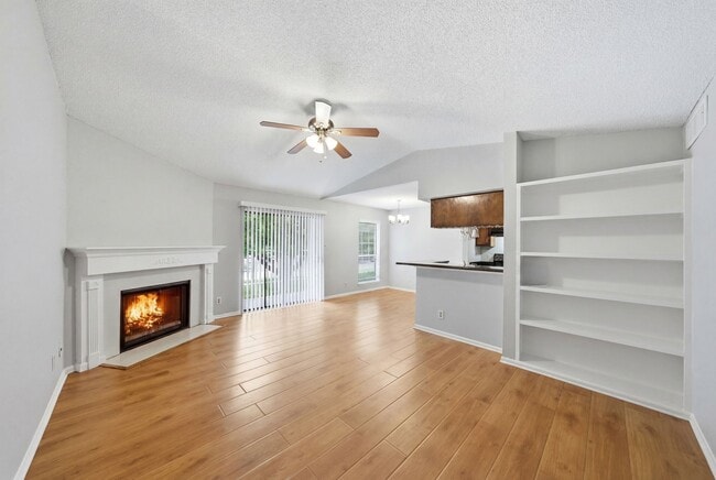 Building Photo - 2120 El Paseo St
