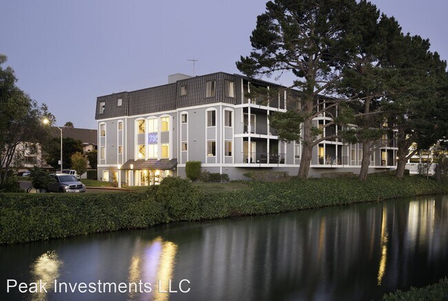 Building Photo - 735 Fathom Dr