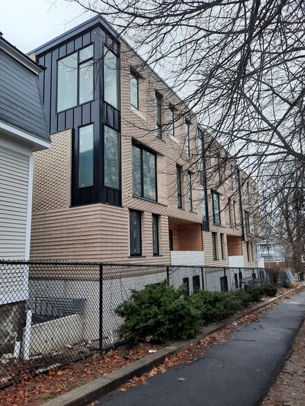 Primary Photo - 229 Chestnut Hill Ave