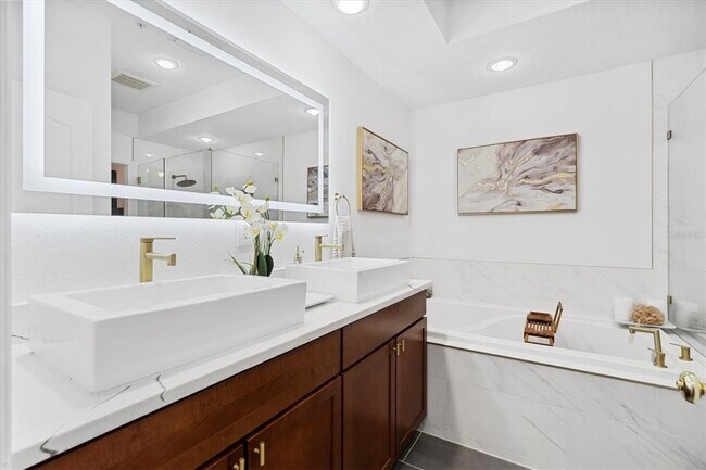 Building Photo - 642 Wells Ct