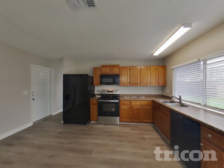 Building Photo - 7326 Glen Trail