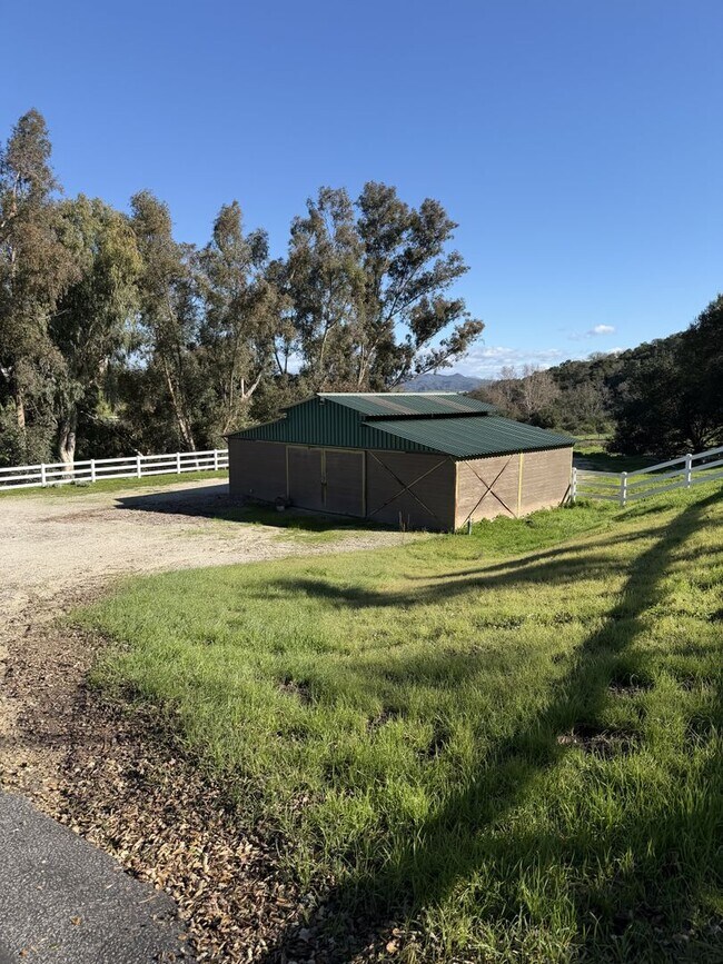 Building Photo - Beautiful 4 Bedroom, 3 Bathroom Atascadero Home On 2 Acre Lot with Solar Power