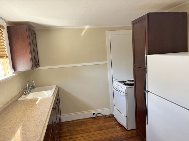 Building Photo - 832 1st St N