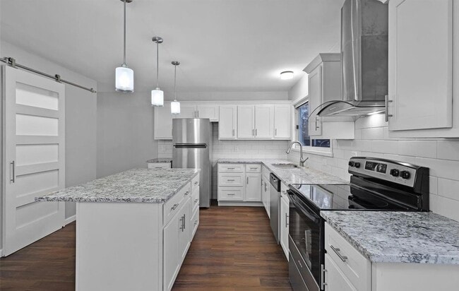 Building Photo - 2480 Derhake Rd