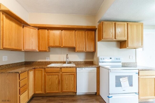 Building Photo - 709 Pleasant View Dr